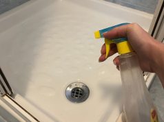 Nettoyez votre salle de bain sans peine avec ce remède naturel puissant ! Nettoyez votre salle de bain sans peine avec ce remède naturel puissant !