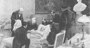 Décès tragique d’un président de la République en pleine intimité Décès tragique d'un président de la République en pleine intimité