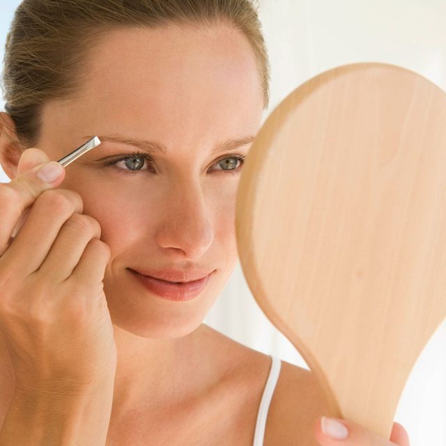 21524_decouvrez-les-meilleures-astuces-pour-des-sourcils-parfaits.jpg Découvrez les Meilleures Astuces pour des Sourcils Parfaits