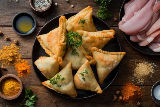 Délicieux samoussas de poulet : recette gourmande et facile ! Délicieux samoussas de poulet : recette gourmande et facile !